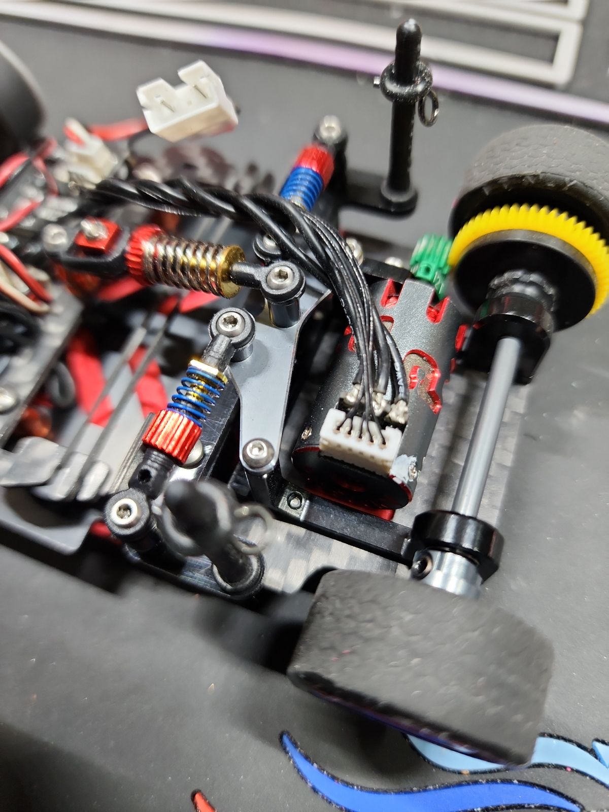 1/28 scale front Bumper and Lexan Post mount system for the MWX R1 Chassis