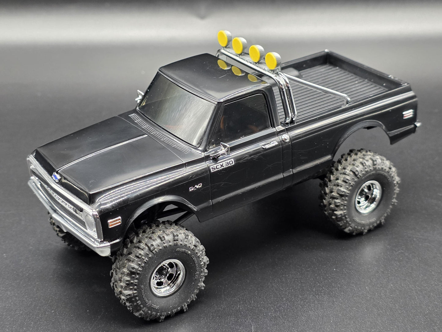 Faux Bucket Light Bar for Axial SCX30 K10 Chevy Jeep Bronco Crawlers